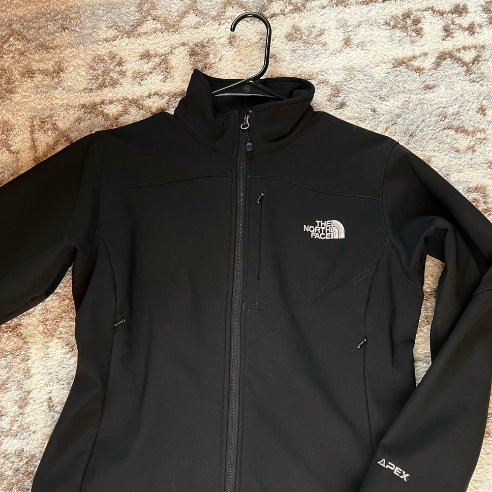 North face Apex jacket! 50$ size small. Brand new!